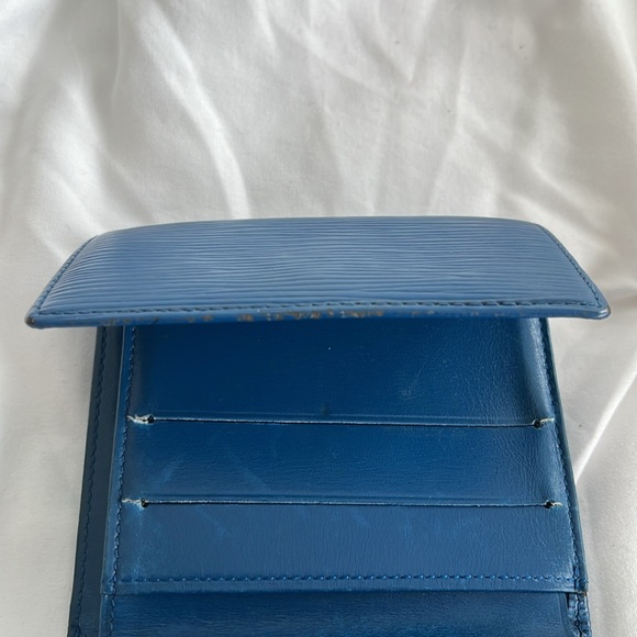 Louis Vuitton Vintage Epi Leather Wallet - Picture 7 of 10